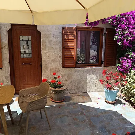 Сasa de vacaciones Cozy Stone House Petrino