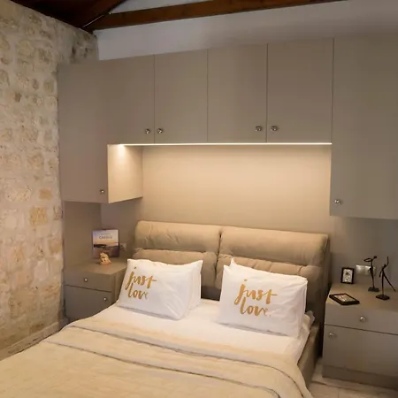 Cozy Stone House Petrino