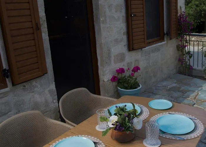Cozy Stone House Petrino *